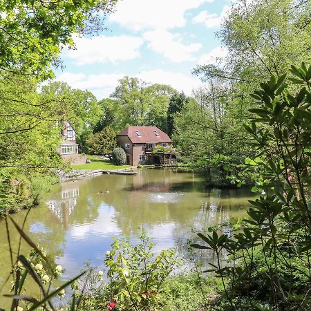 Miswells Cottages - Lake View 特纳斯山 外观 照片