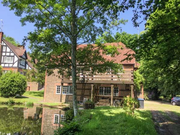 Miswells Cottages - Lake View 特纳斯山 外观 照片