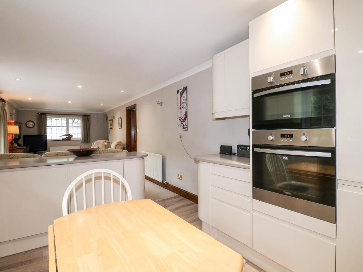 Miswells Cottages - Lake View 特纳斯山 外观 照片
