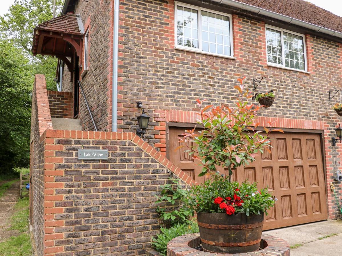 Miswells Cottages - Lake View 特纳斯山 外观 照片