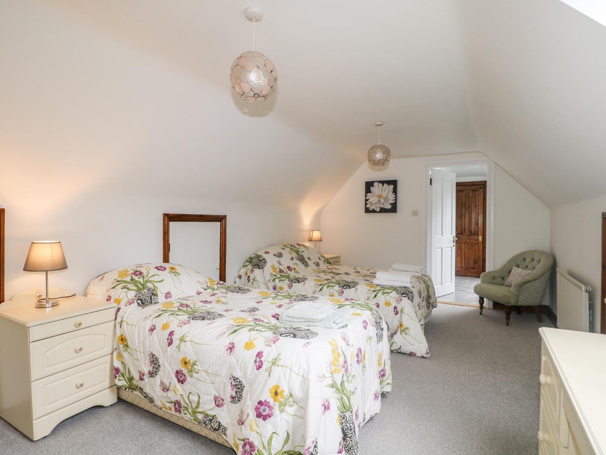 Miswells Cottages - Lake View 特纳斯山 外观 照片