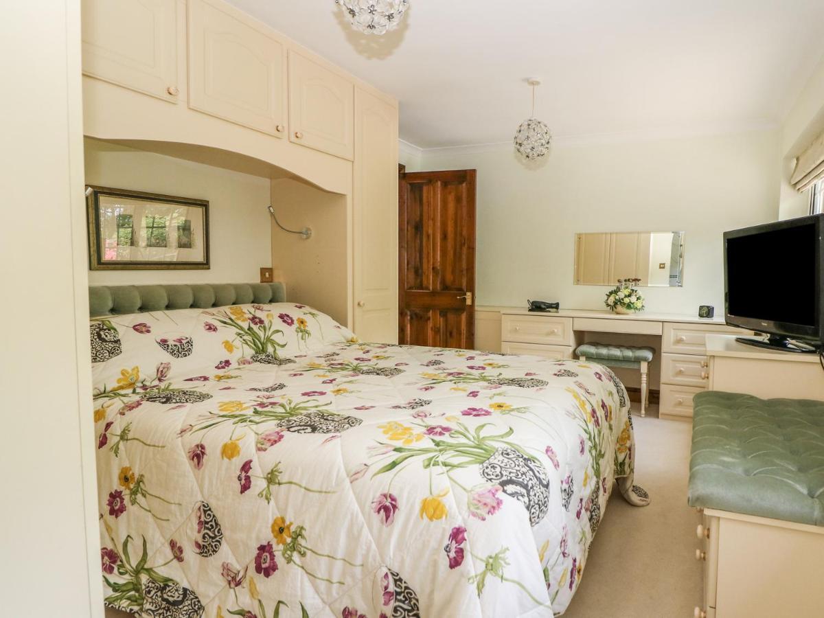 Miswells Cottages - Lake View 特纳斯山 外观 照片