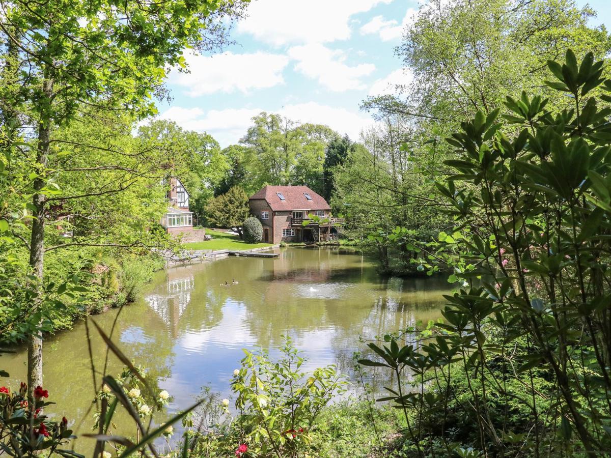 Miswells Cottages - Lake View 特纳斯山 外观 照片