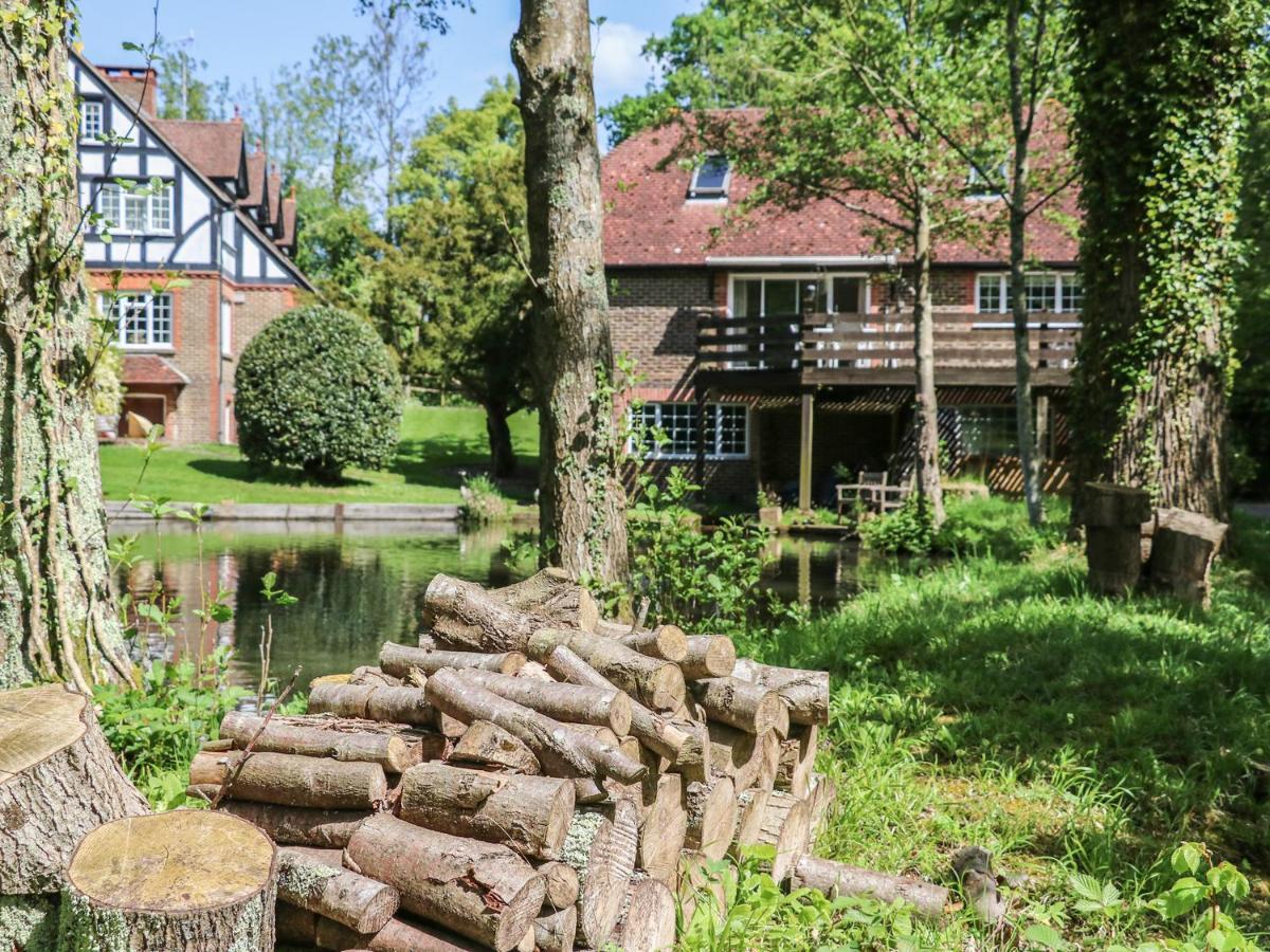 Miswells Cottages - Lake View 特纳斯山 外观 照片